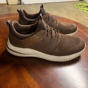 Skechers Classic Fit Air Cooled Memory Foam Size 13